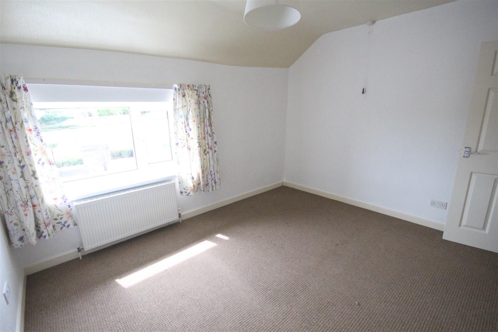2 bedroom mid terrace house To Let in Laneshawbridge - IMG_8491.jpg
